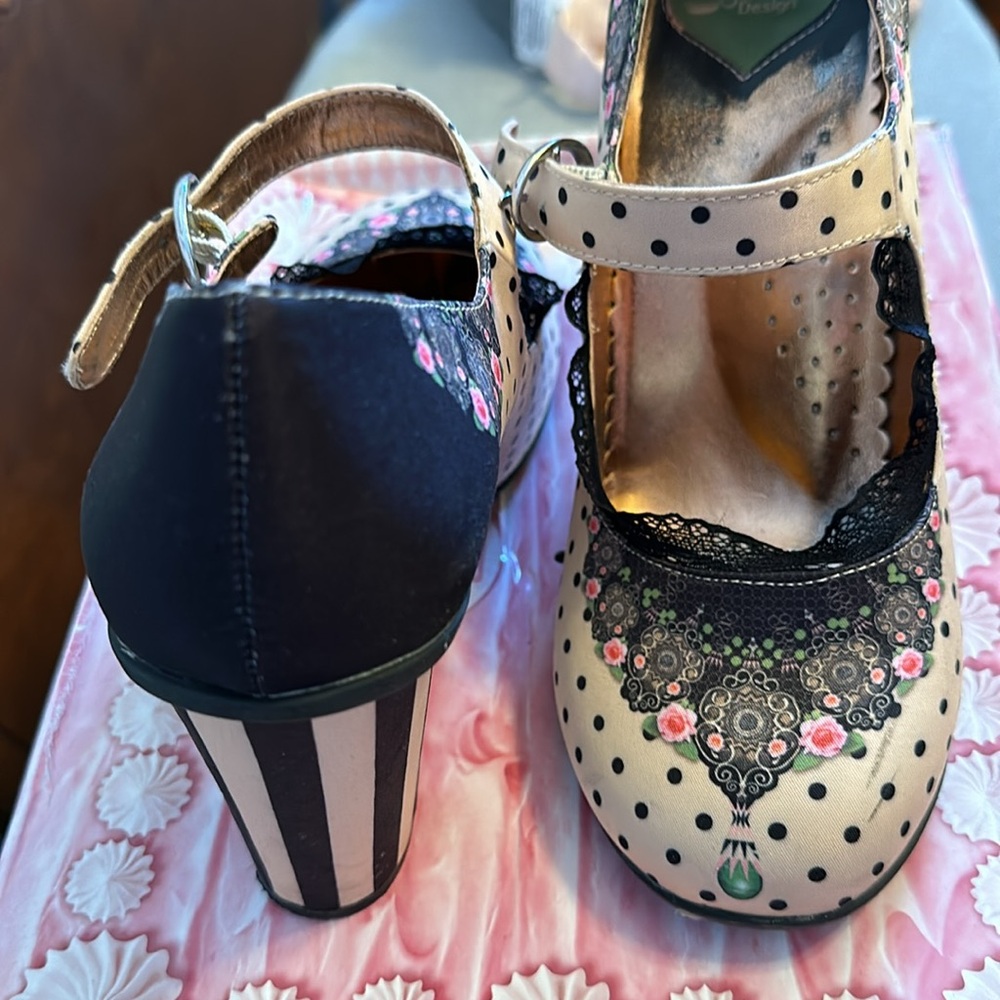 Polka Dot Floral Mary Jane Heels - Cream & Black - Picture 3 of 5